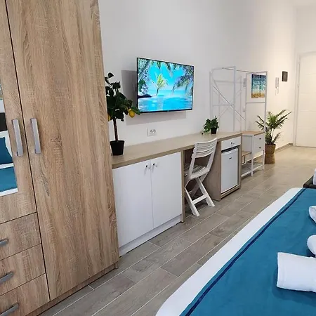 Solar And Apartment Himare