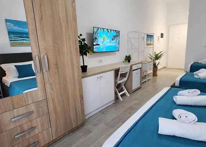 Solar And Apartment Himare